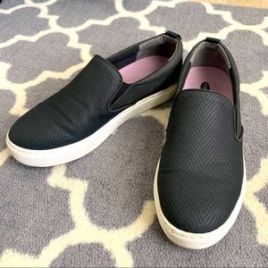 Dr. Scholls black slip on sneakers